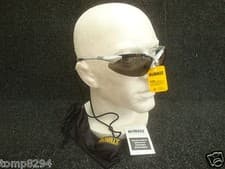 Image of DeWALT INFINITY SILVER SMOKE SAFETY GLASSES EN166 &CE DPG90S 2D