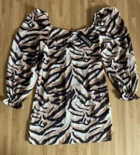 Image of BNWT Boohoo Leopard/Animal print dress - UK SIZE 8 (Small)