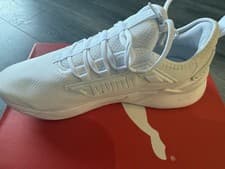 Image of PUMA Retaliate 3 - Puma White-Feather Gray-Puma Black