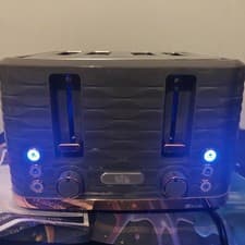 Image of New, 4 Slice Toaster with 7 Browning Levels. Grey, Water Ripple Texture. 