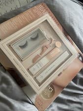Image of Lola's Lashes Super Naturals Magnetic Lash Kit 30+ Wears No1 in the UK