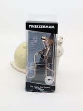 Image of TWEEZERMAN 38° Lash Eyelash Curler Gold Stainless Steel 1055-PKR for Almond Eyes