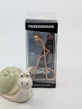 Image of TWEEZERMAN Classic Lash Eyelash Curler Stainless Steel Rose Gold