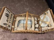 Image of Premium Wicker Picnic Basket Set for 4 Persons - Outdoor Hamper
