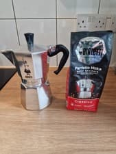Image of Bialetti Moka Express 6-Cup Italian Stovetop Espresso Maker Gift Set 250g Coffee