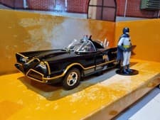 Image of Batmobile With Batman Figure 1966 DC Comics TV Series 1:24 Scale Model Diecast