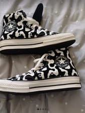 Image of converse high tops size 6