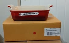 Image of Le Creuset 23cm Deep Rectangular Baking Dish Cerise