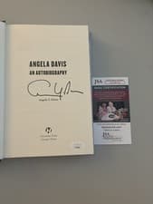 Image of ANGELA DAVIS SIGNED AN AUTOBIOGRAPHY DELUXE HARDCOVER BOOK JSA COA ACTIVIST