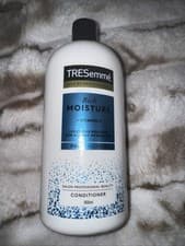 Image of TRESemme Moisture Rich Moisture Conditioner 900ml LUXURIOUS MOISTURE.NEW.. 