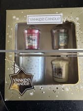 Image of Yankee Candle Gift Set | 3 Votive Scented Candles & 1 Candle Holder - Christmas 