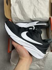 Image of Nike Star Runner 4 NN (GS) brand new 3.5/4.5/6 black/white older kids in box