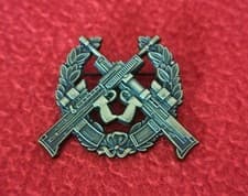 Image of British Army Marksman's Crossed Rifle Badge