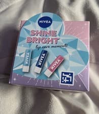 Image of Nivea Shine Bright Lip Care Moments Lip Balm Gift Set 3 x 4.8g Brand New