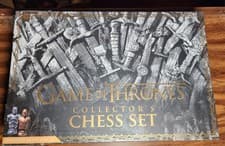 Image of Game of Thrones Collector's Chess Set | Collectible 32 Sculpt Chess Pieces NEW