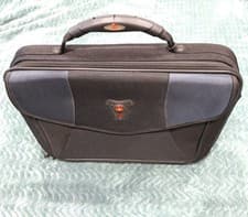 Image of Wenger Swissgear Mythos Computer Case up to 15.4" Adjustable shoulder Strap 