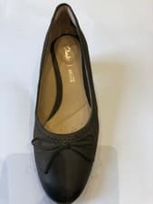 Image of Clarks Grace Maya grey leather women's cushioned court shoes £25 (RRP £75)