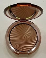 Image of Estee Lauder Bronze Goddess Highlighting Powder 02 Solar Crush