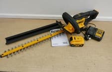 Image of DeWALT DCMHT562P1 18v xr SLIM DESIGN 55CM HEDGE TRIMMER (19MM GAP) 1 X 5 AH KIT