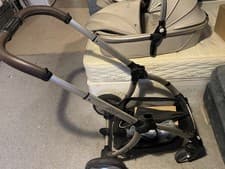 Image of Egg Pram Bundle; Carrycot,main Seat,both Rain covers For Seat And Carrycot