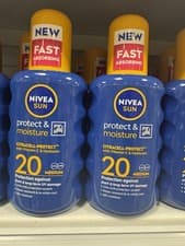 Image of NIVEA SUN Protect & Moisture Sun Cream Spray SPF15 200ml