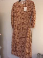 Image of Ladies Midi Length Animal Print Dress Size 8 BNWT Glamorous Boohoo