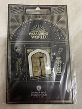Image of Harry Potter Wizarding World Welcome to Hogwarts Studio Tour Pin Badge NEW Rare