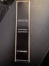 Image of Mac Liquid Highlighter Skinfinish Light struck 15ml Brand New Boxed Genuine