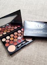 Image of EYESHADOW Blush and Highlight Palette.. All In One. From AMUSE