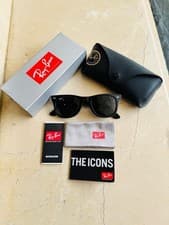 Image of Ray-Ban Wayfarer Sunglasses Black Frame Grey Lens