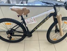 Image of Trek Marlin 4 Gen 3, Matte dark web in colour, frame size L and wheels 29 inch.