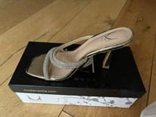 Image of Brand New Moda In Pelle Gold Sandals Size 4