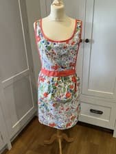 Image of Retro Style Cotton Apron With Pockets Adjustable Straps Bespoke Ulster Weavers