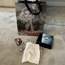 Image of GUESS silver Stainless Earrings Heart Shaped.💛 with bag 