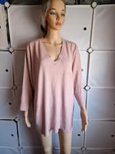 Image of women's jumper size 26/28