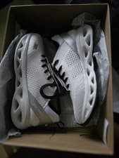 Image of Steve Madden Surge 1 Trainers In White/ Black/Silver Size UK 5 BNWB