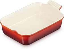 Image of Heritage Rectangular Dish, Stoneware, 26 cm, 2.4 litres, Cerise, Le Creuset