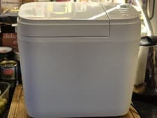 Image of Panasonic SD-B2510 , automatic bread maker with gluten free programme , white