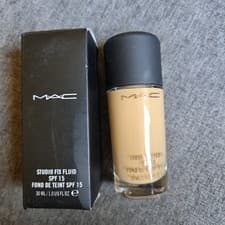 Image of MAC Studio Fix Fluid Foundation SPF 15 #NC20 30ml