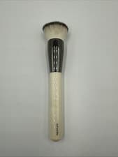 Image of Chantecaille Buff And Blur Brush