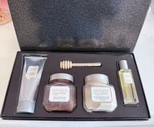 Image of Laura Mercier Ambre Vanille Luxe Edt Bath & Body Luxe Set READ ⬇️