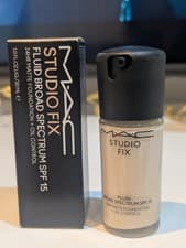 Image of Mac Studio Fix Fluid SPF15 Broad Spectrum Foundation NW5, 30ml