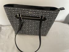 Image of BNWNT DKNY Bryant Ave Logo Medium Tote Bag Black