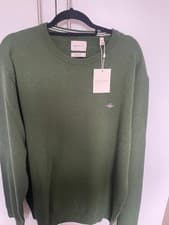 Image of GANT Superfine Lambswool Crew Neck Sweater in Moss Green