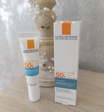 Image of La Roche - Posay Anthelios UVAIR Serum Sunscreen SPF50+ 15ml Travel Size Boxed