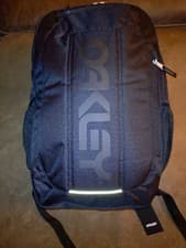 Image of Oakley Enduro 3.0 20L Backpack Rucksack Black Blackout BNWT BULK208