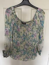 Image of 💕MINT VELVET Size  Floral Blouse BNWOT size L  RRp £ 98 🌺