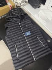 Image of Moose knuckles Hooded Gilet Vest Black - Size Small - New With Tags!