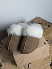 Image of JUST SHEEPSKIN SLIPPERS Womans Suede Chestnut Brown Comfortable Warm Size UK 5/6