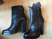 Image of barbour boots. black , uk 3